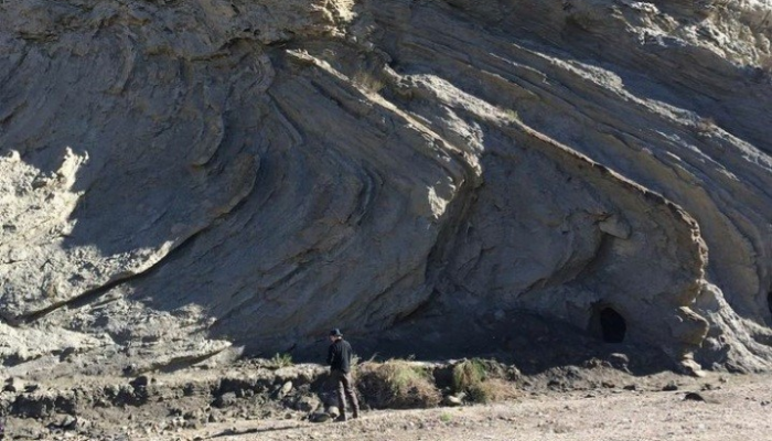 #OnTheRocks – Because Earth is just beautiful!